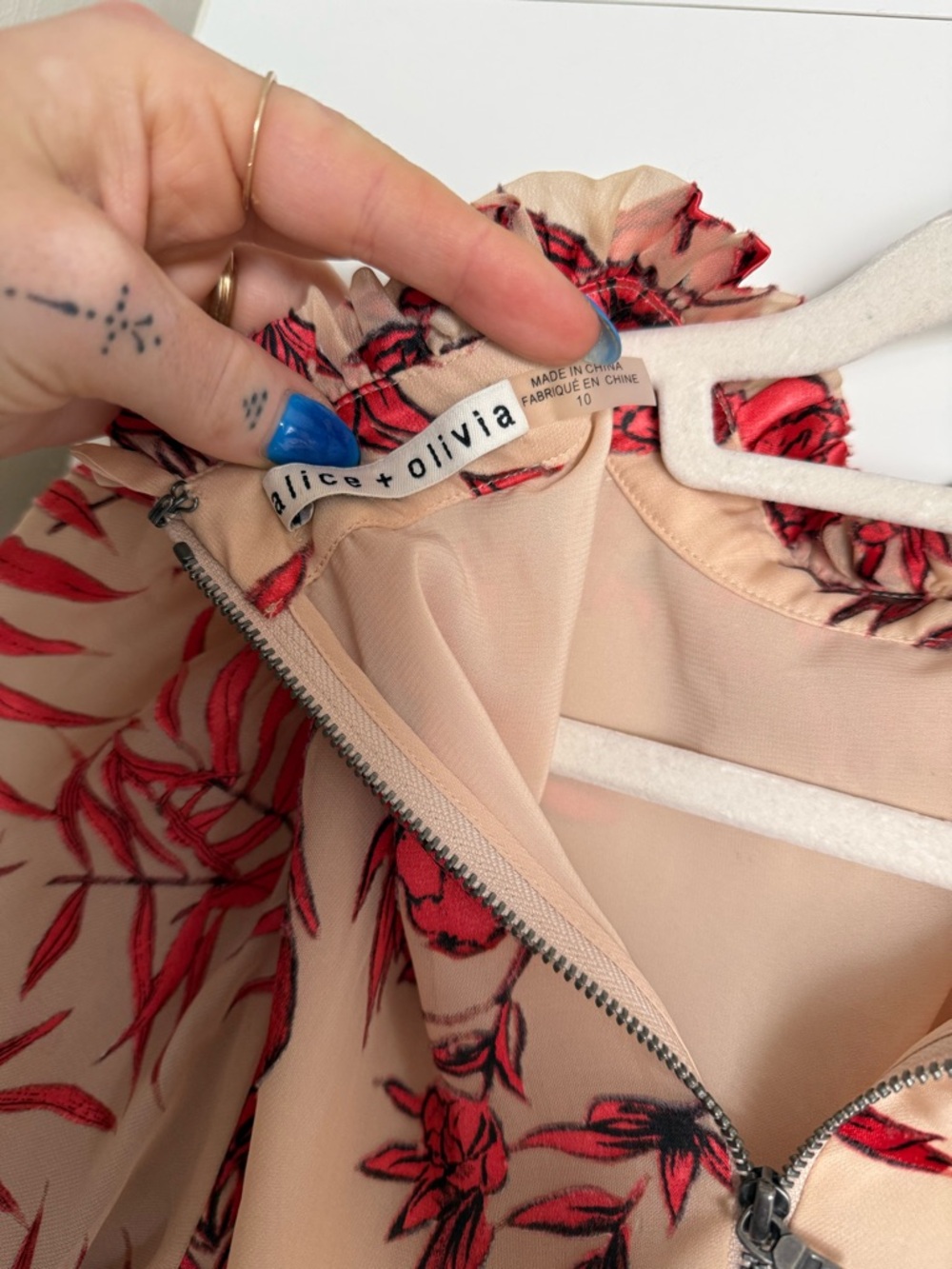 Alice + Olivia Regan Tiered Floral Mini Dress - Picture 4 of 7